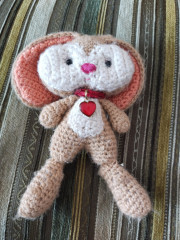 16503448165757636794233172962787.jpg (298.78 КБ) 4603 просмотра Этого зайчика связал мой сын, а я пока только в процессе. Немного не в тему, темы "зайцы" не нашла