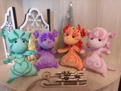 IMG_20231206_123209.jpg (219.58 КБ) 8525 просмотров Дракоши по МК Светланы Перцевой