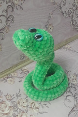 20241217_142952.jpg (148.29 КБ) 9522 просмотра По МК Ольги Цепляевой "Змея на шаре"