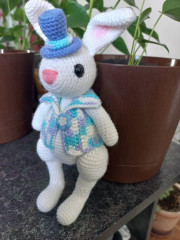 По следам Белого Кролика.