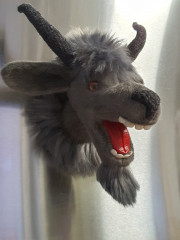 20211229_174246.jpg (140.96 КБ) 4705 просмотров Козлище)))Магнит на холодильник.