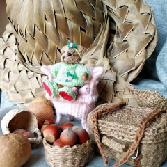 IMG_20220405_082259_117.jpg (417.03 КБ) 5398 просмотров Моя мишка малышка Миа 7 см руки ноги двигаются поворачивается голова.