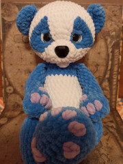 1652366865291..jpg (195.96 КБ) 6045 просмотров Милая пандочка, связана из плюшевых ниток.