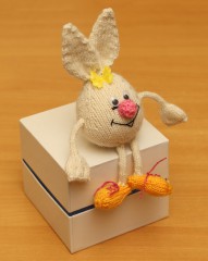 Заяц-яйцо. Связан по МК Елены Дорш.