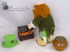 leprechaun doll crocheted 7.jpg