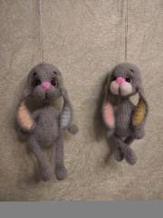 IMG_20220512_015753_1664537601722.jpg (283.47 КБ) 5402 просмотра И я похвастаюсь своими зайчиками. Связаны по мк Светланы Громовой.