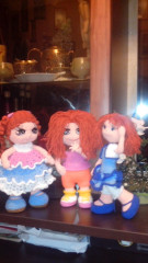 IMG-648ec334f79e78006c0e9850b248f50e-V.jpg (141.38 КБ) 4544 просмотра Этих девчат вязала очень давно)))