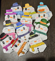 IMG_20221228_230840.jpg (282.66 КБ) 11215 просмотров Внутри вкусные конфеНки