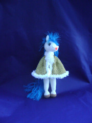 10.jpg (130.33 КБ) 5767 просмотров Лошадка - модница<br />описание мое