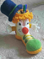 IMG_20220205_115941.jpg (163.64 КБ) 10045 просмотров Куда мы кладем карандаши? Клоун принимает их.