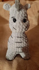 20230511_035219.jpg (144.3 КБ) 9622 просмотра Маленькая зеброчка, связана из плюшевой пряжи, высота 15 см.