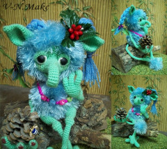 кикимора-шишагушкаА.jpg (260.43 КБ) 6147 просмотров Кикимора-шишанюшка<br />Мифическое существо<br />Русский и, в меньшей степени, белорусский мифологический персонаж, преимущественно женского пола, обитающий в жилище человека и в других постройках, прядущий по ночам и приносящий вред и неприятности хозяйству и людям. Представления о кикиморе известны с XVII века, предполагается также связь её образа с более древними персонажами