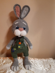 20220414_000537.jpg (197.59 КБ) 9639 просмотров Заец Пьер в одежде