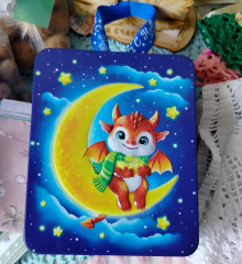 IMG20240614152121.jpg (308.08 КБ) 10459 просмотров А еще новогодний подарок с конфетами! Настоящее чудо!<br />Жанна, еще раз огромное, преогромное спасибо! Подарок чудесный! Сплошной восторг!